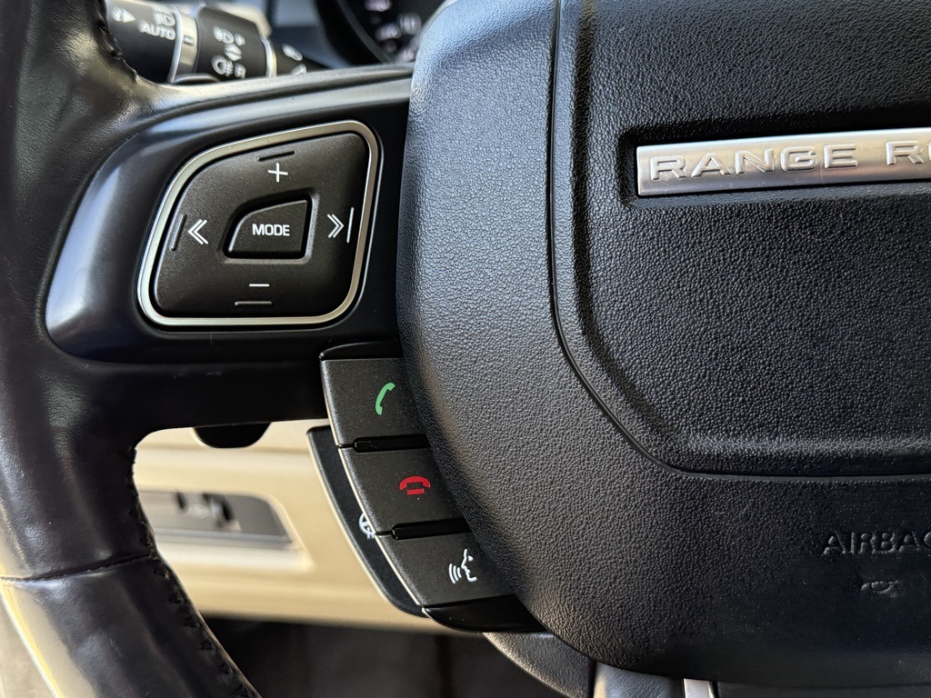 2015 Land Rover Range Rover Evoque Pure photo 18