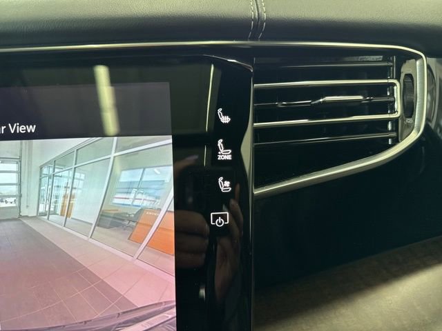 2022 Jeep Grand Wagoneer I photo 31