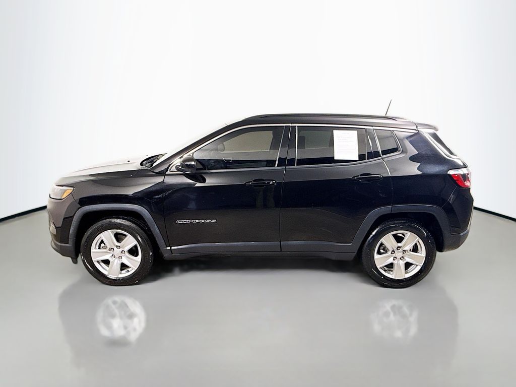 2022 Jeep Compass Latitude photo 4