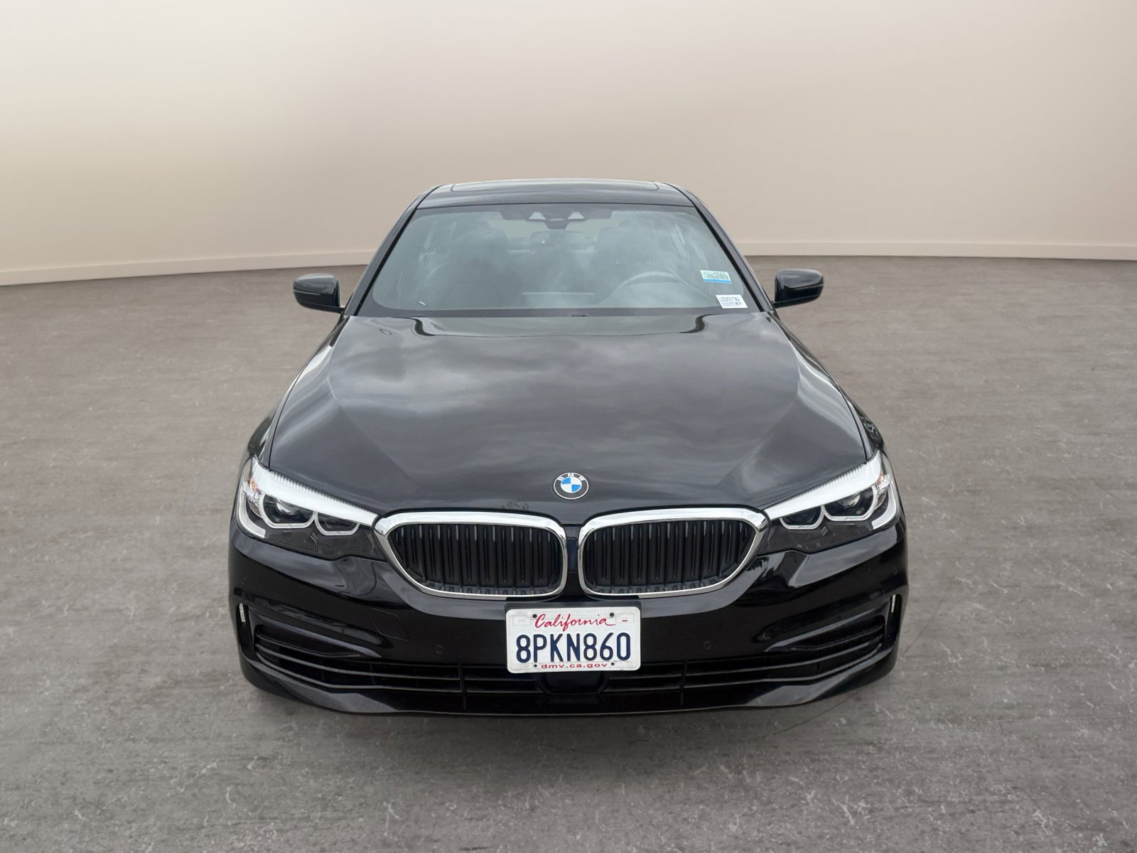 Used 2020 Jet Black BMW 530e iPerformance image 2