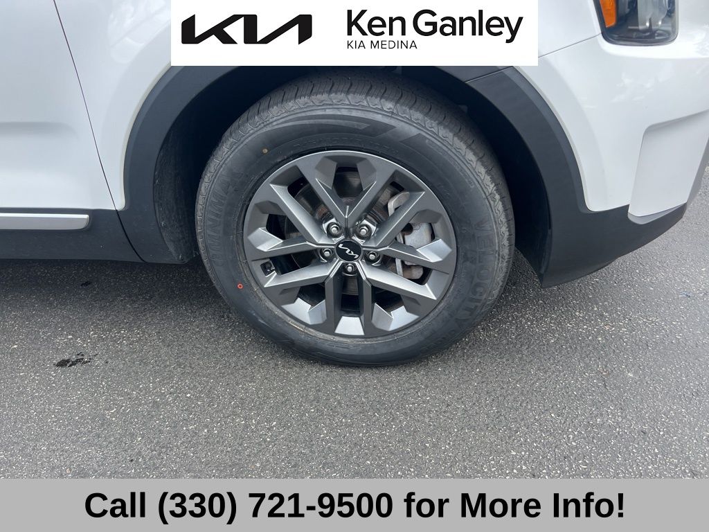 2023 Kia Telluride LX photo 19