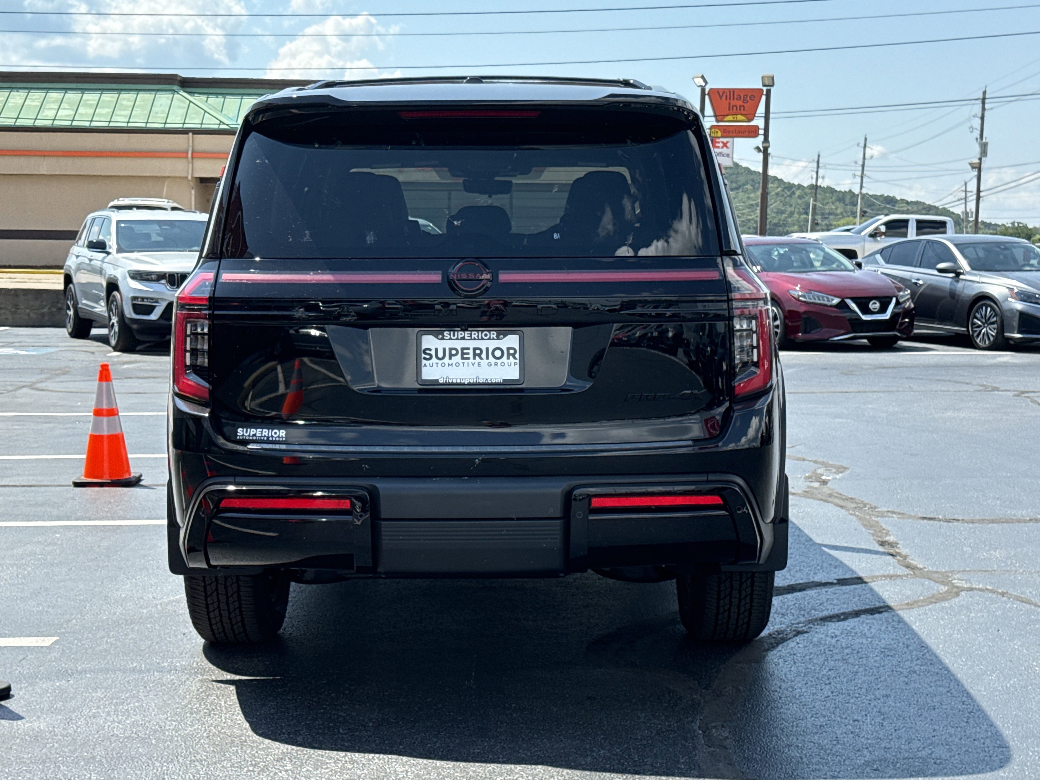 2025 Nissan Armada photo 3