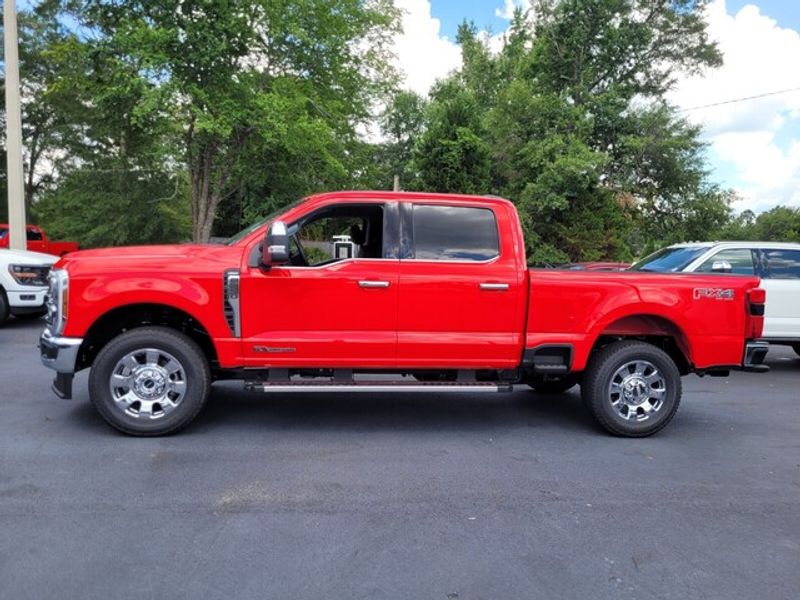 2025 Ford F-250 Lariat photo 4