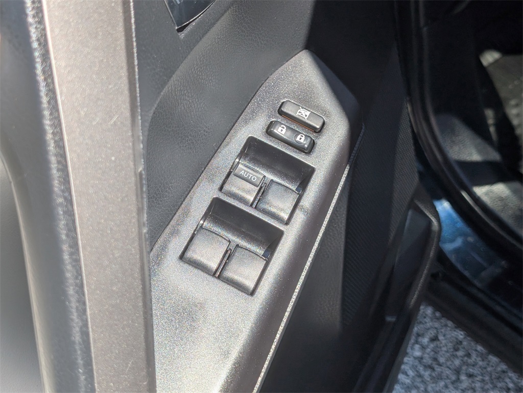 2017 Toyota RAV4 XLE photo 10