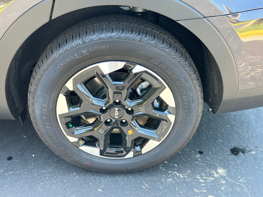 2025 Kia Sorento S photo 19