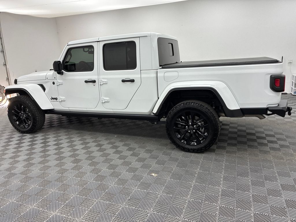 2024 Jeep Gladiator Sport photo 4
