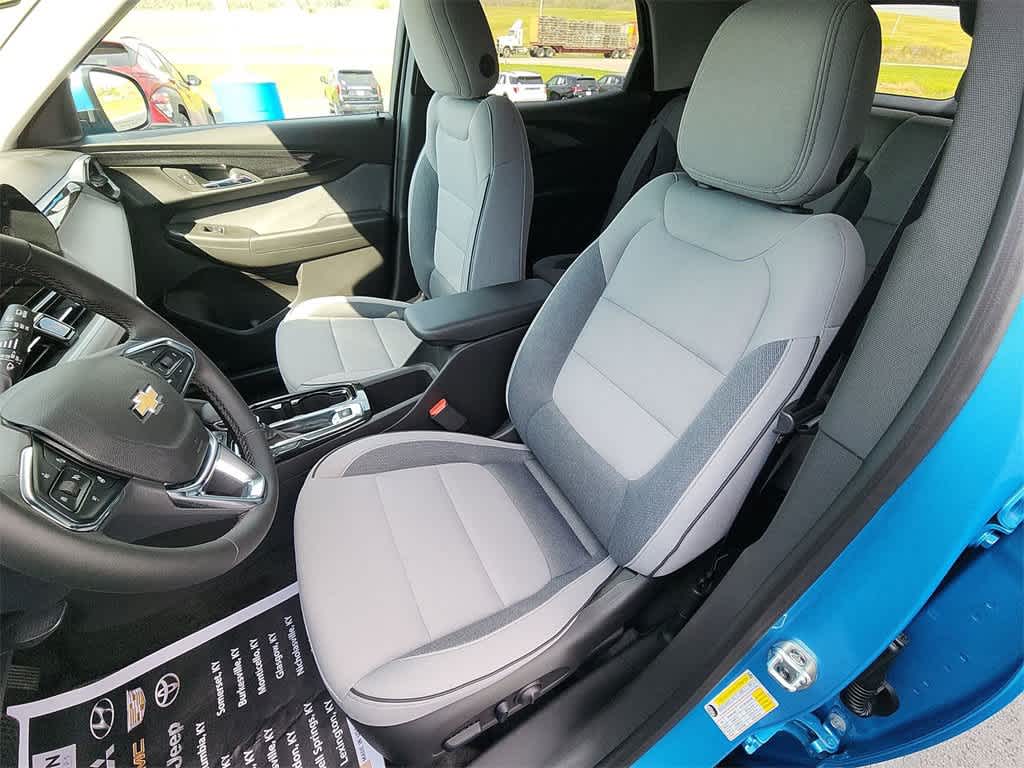 2025 Chevrolet Trailblazer LT photo 11