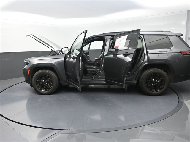 2024 Jeep Grand Cherokee Altitude photo 33