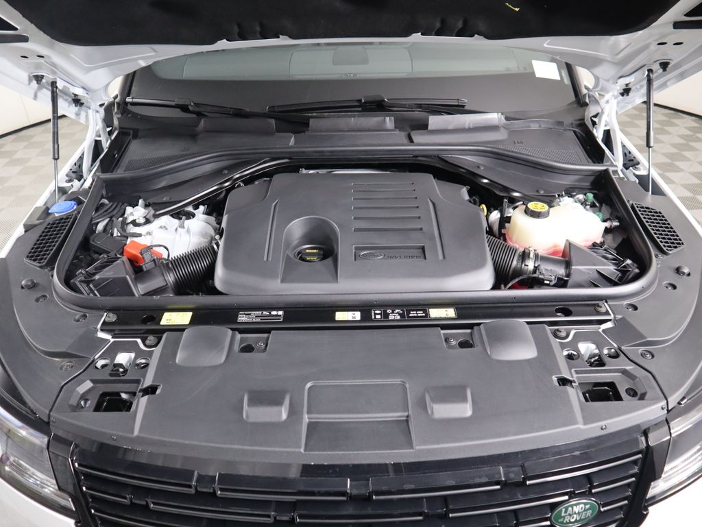 2025 Land Rover Range Rover Sport SE photo 28