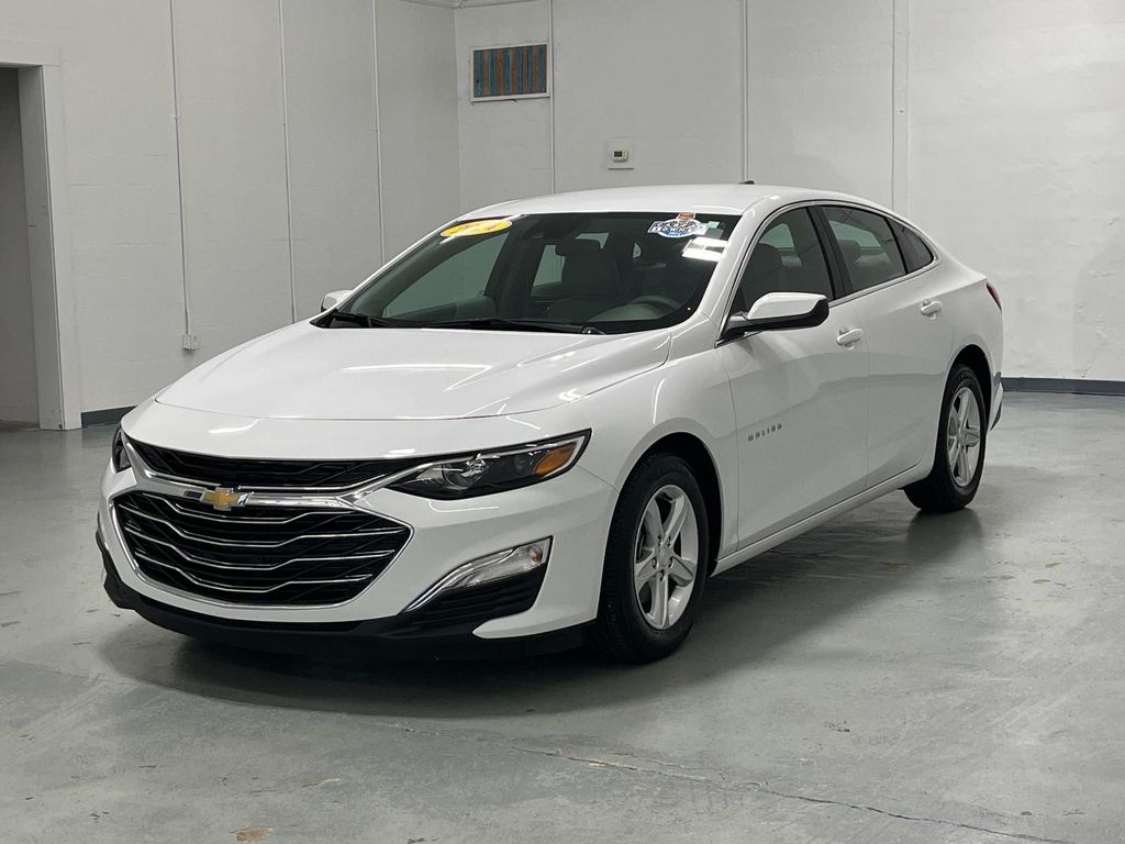2024 Chevrolet Malibu LS photo 3