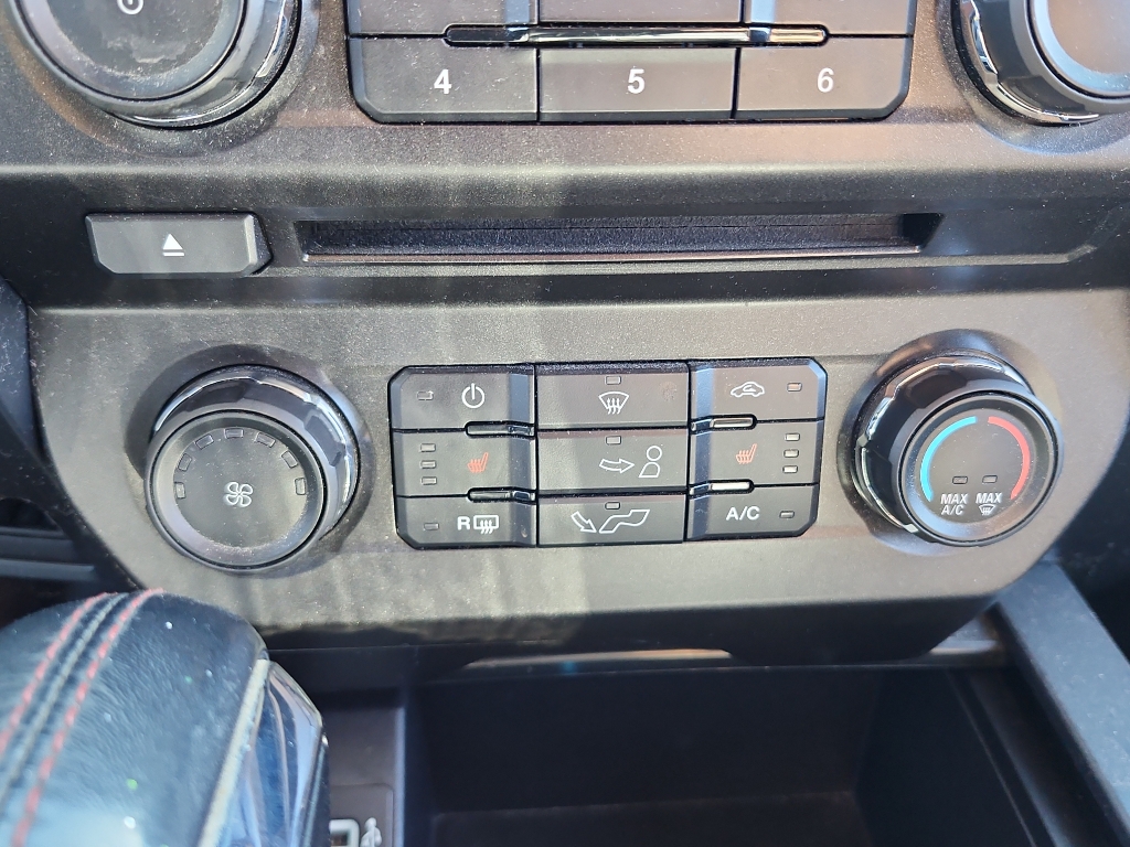 2018 Ford F-150 XLT photo 16