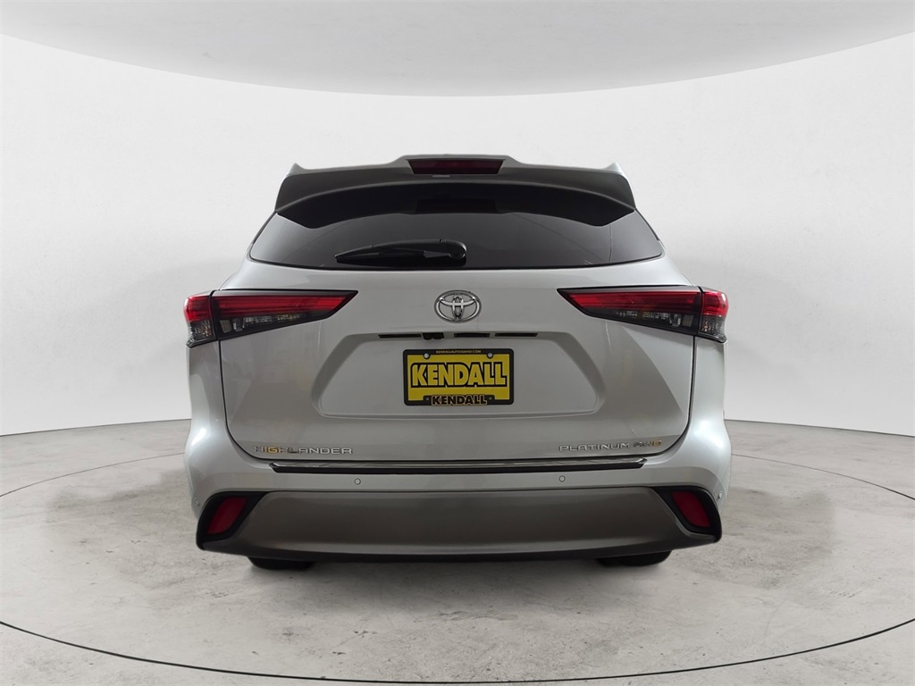 2022 Toyota Highlander Platinum photo 4