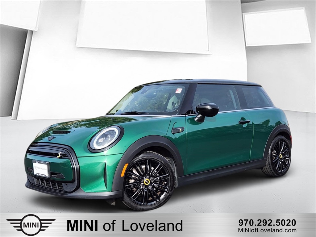 2024 MINI Hardtop 2 Door SE's photo