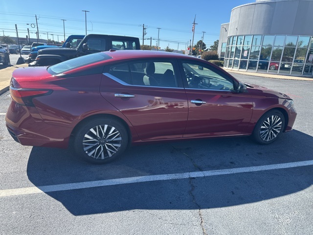 2024 Nissan Altima 2.5 SV photo 4