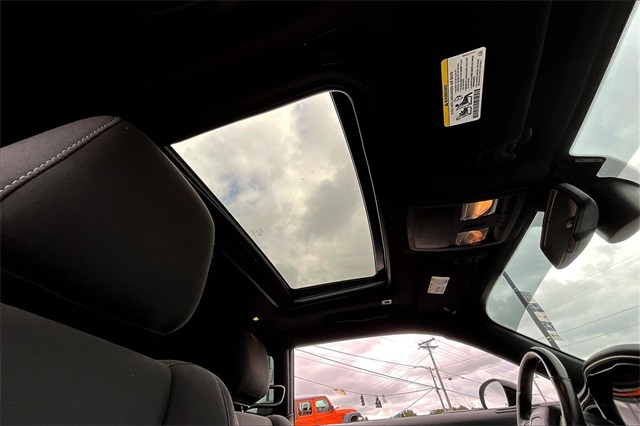 2019 Dodge Challenger SXT photo 24