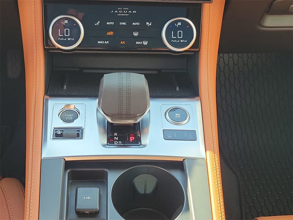 2026 Jaguar F-PACE P400 R-Dynamic S photo 15
