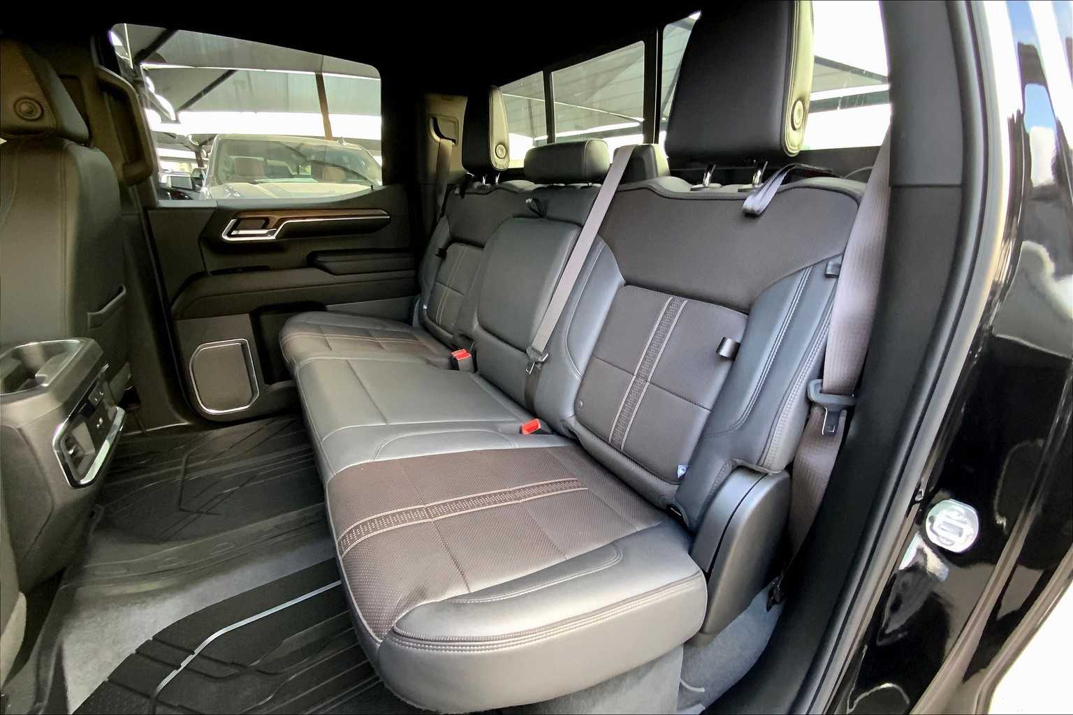 2024 Chevrolet Silverado 1500 High Country photo 37