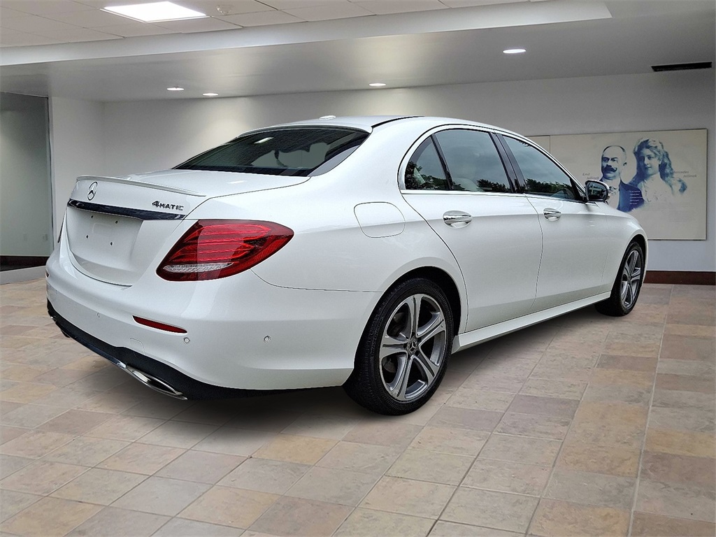 2018 Mercedes Benz E 300 4MATIC Sedan photo 6
