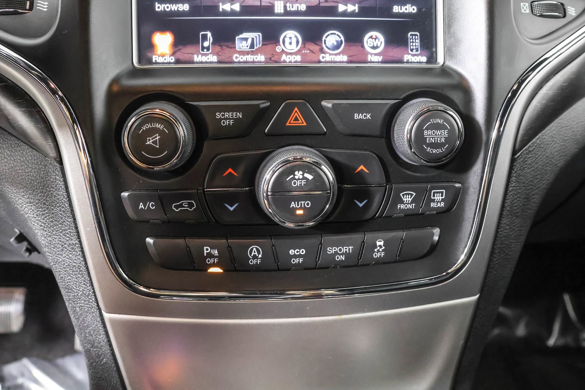 2017 Jeep Grand Cherokee Altitude photo 21