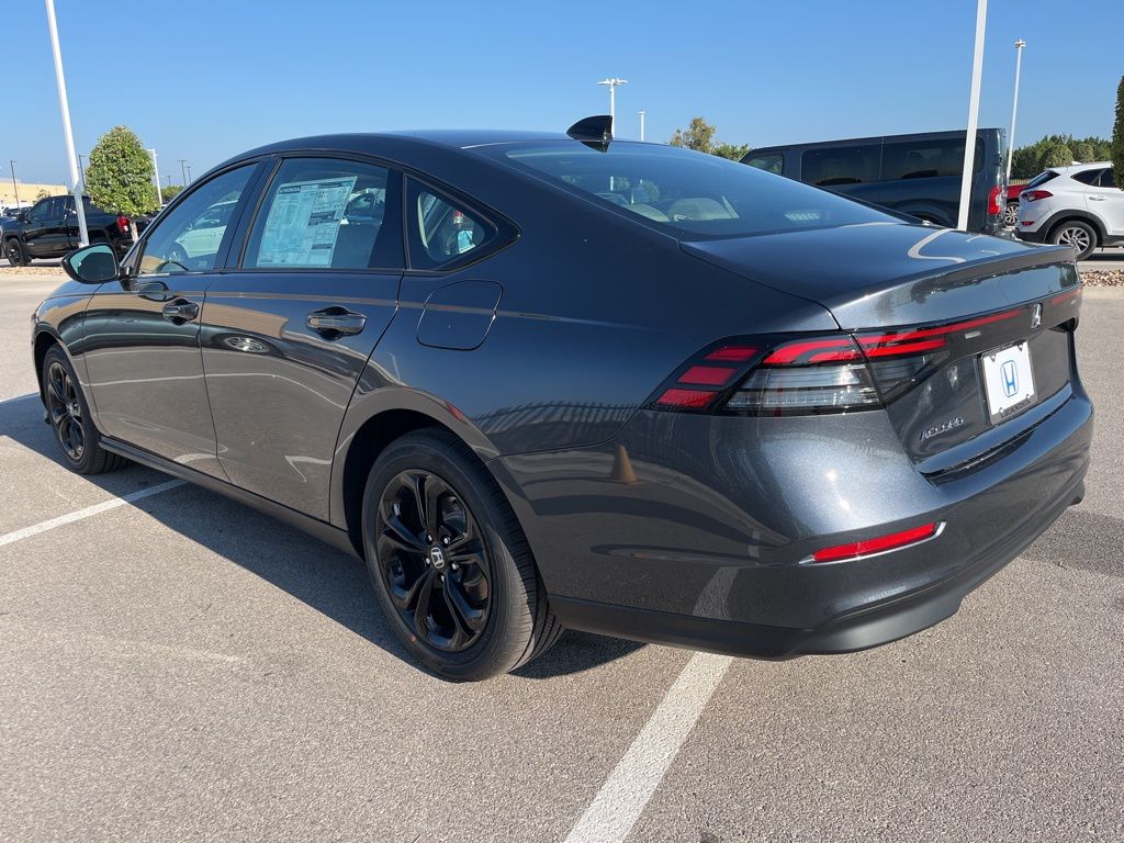 2025 Honda Accord SE photo 4