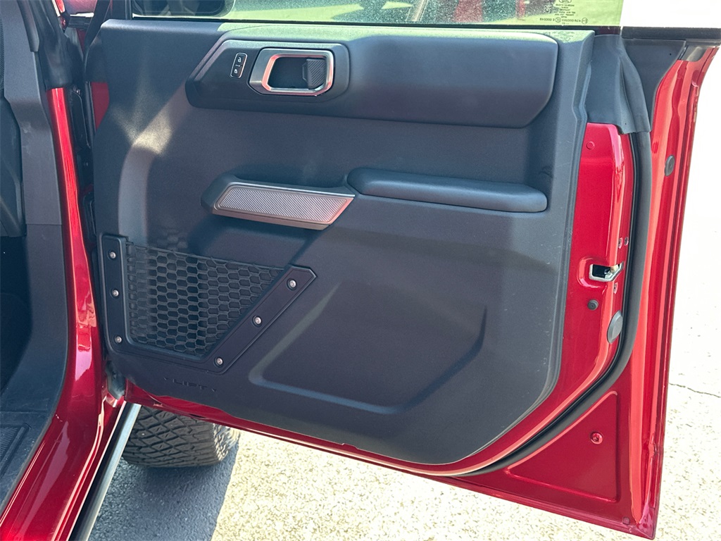 2021 Ford Bronco First Edition photo 13