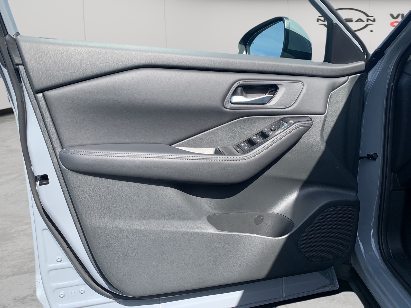 2026 Nissan Rogue SV photo 11