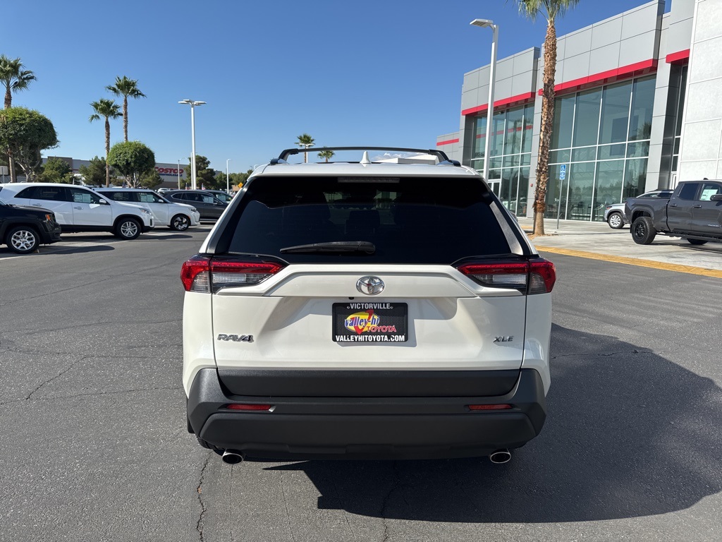 2022 Toyota RAV4 XLE Premium photo 6