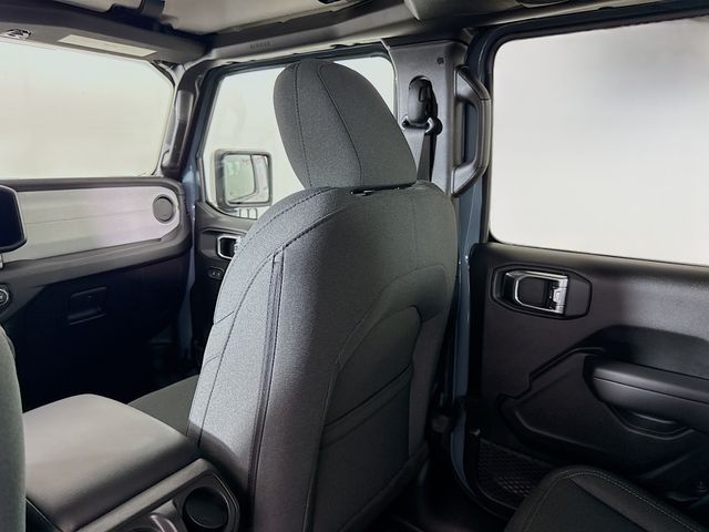 2025 Jeep Gladiator Willys photo 21