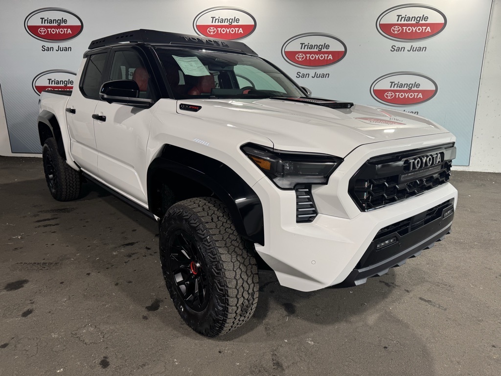 2024 Toyota Tacoma photo 3