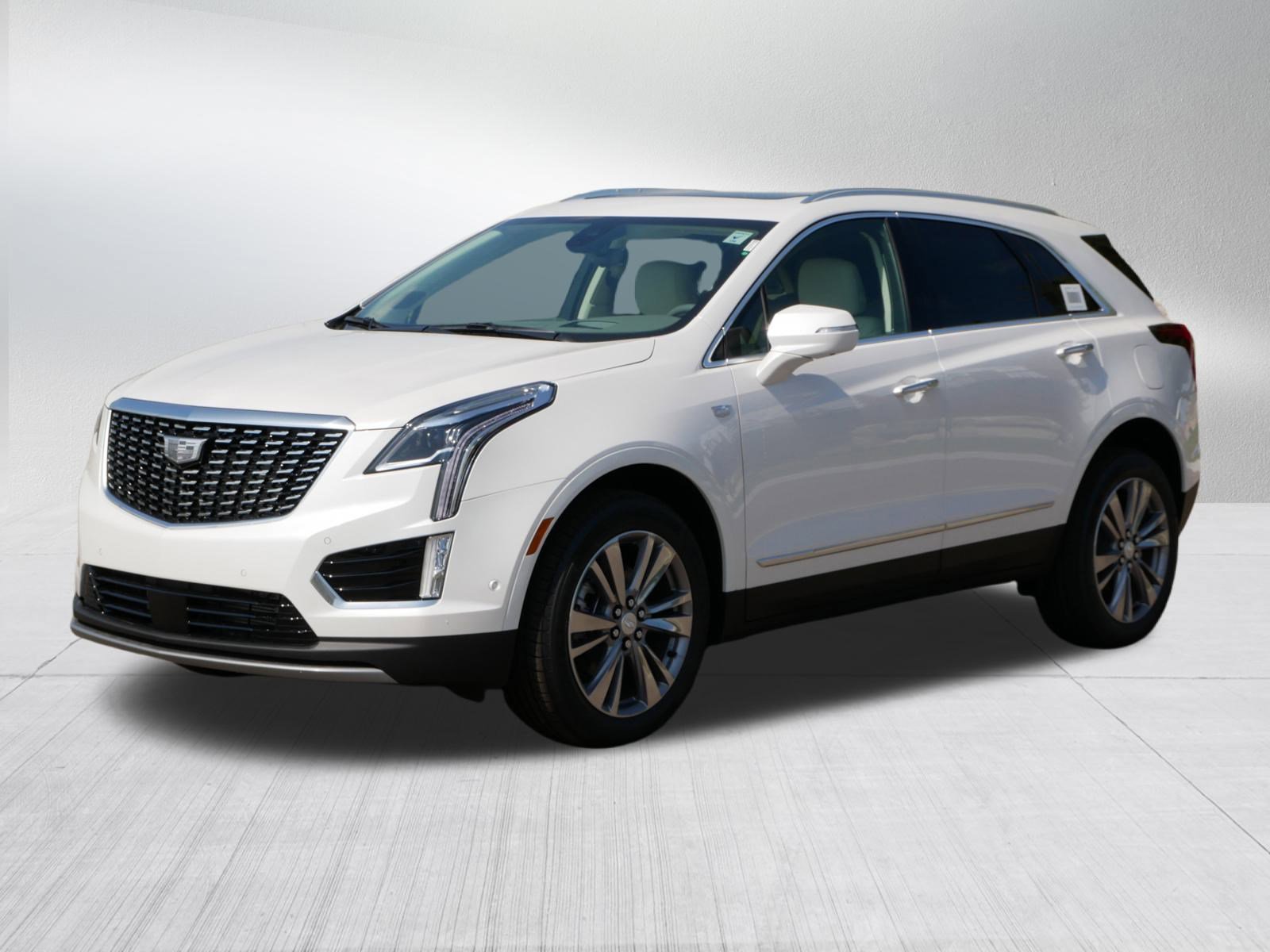 2025 Cadillac XT5 Premium Luxury photo 3