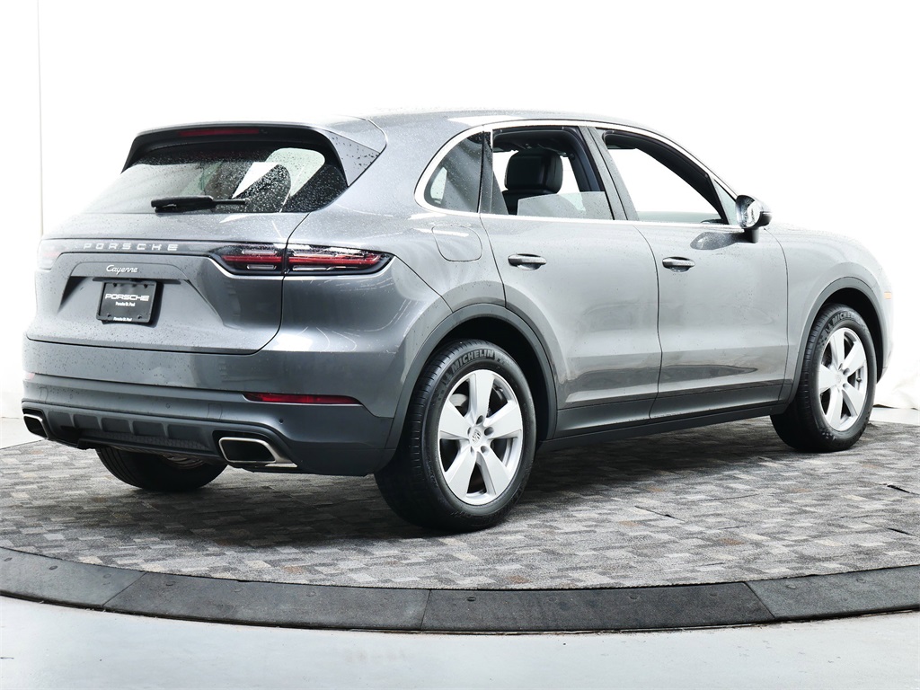 2022 Porsche Cayenne photo 7