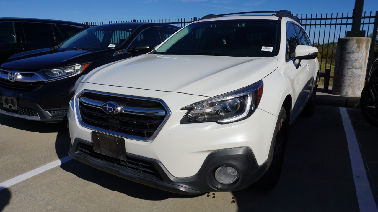 2018 Subaru Outback Limited's photo