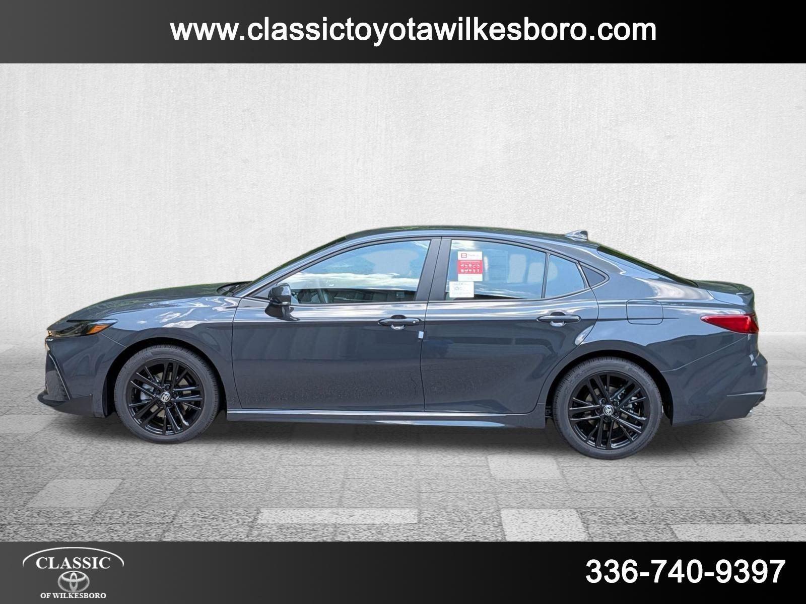 2025 Toyota Camry SE photo 8