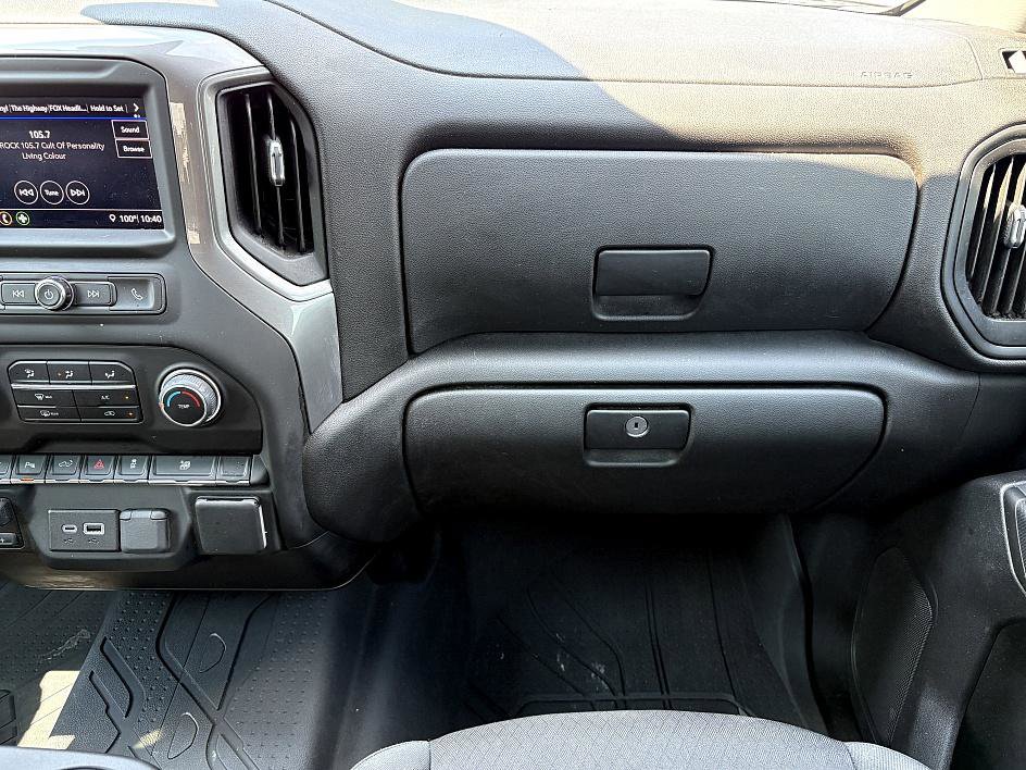 2024 Chevrolet Silverado 2500HD Custom photo 13