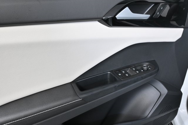 2025 Volkswagen Taos S photo 5