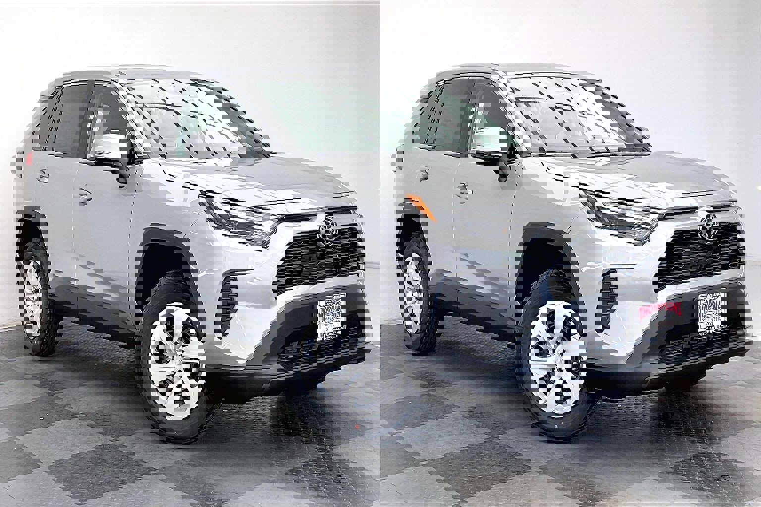 2025 Toyota RAV4 LE's photo