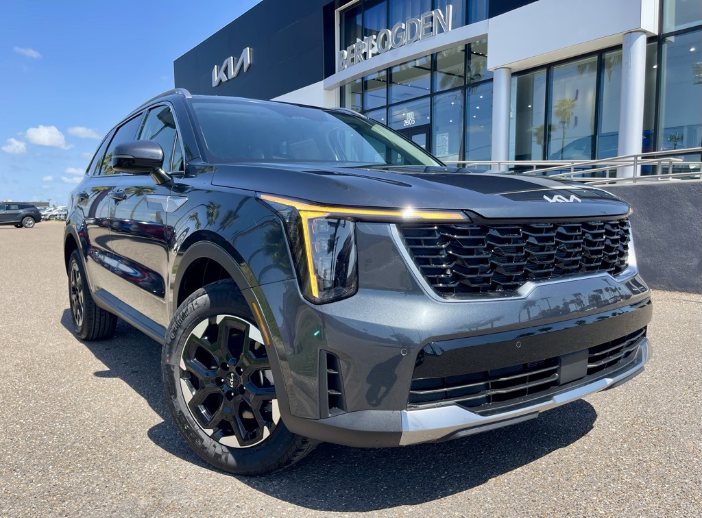 2025 Kia Sorento S's photo