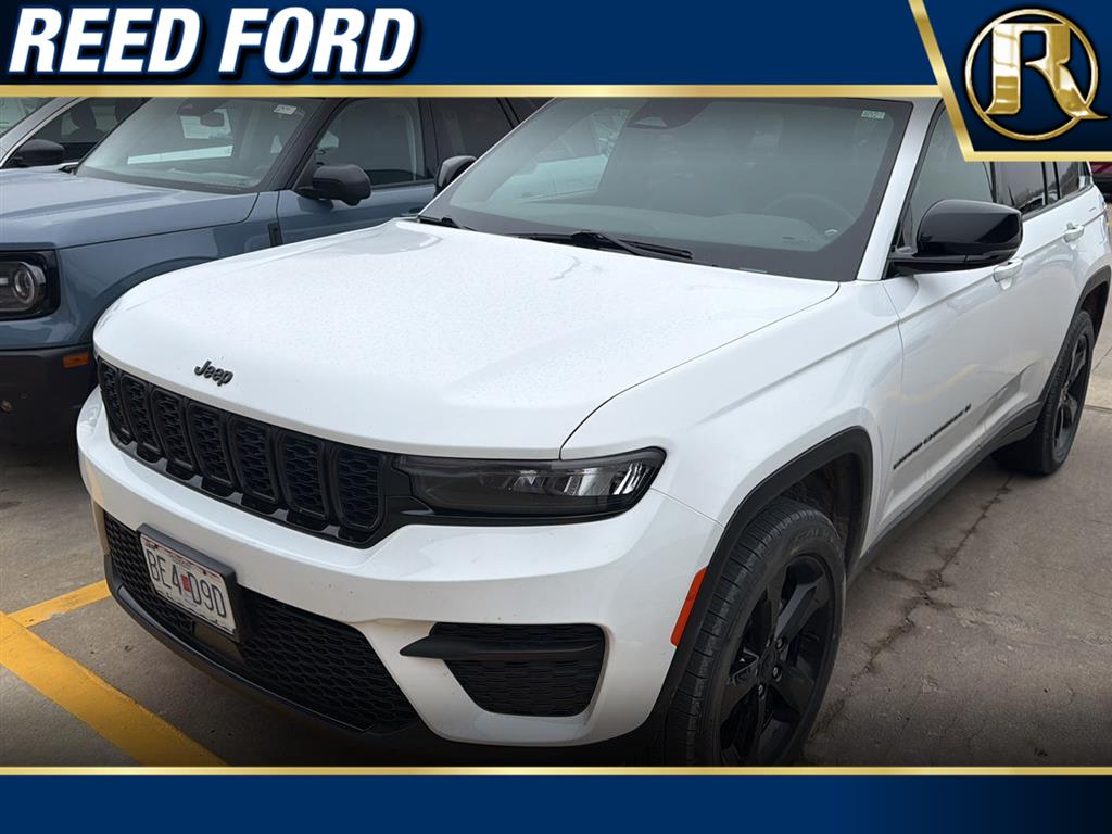 2023 Jeep Grand Cherokee Altitude's photo