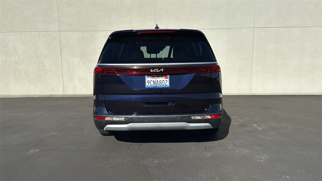 2023 Kia Carnival LX photo 2