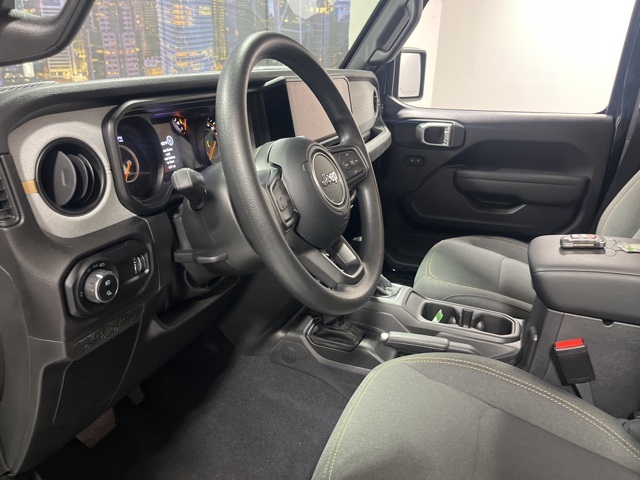 2025 Jeep Gladiator photo 8