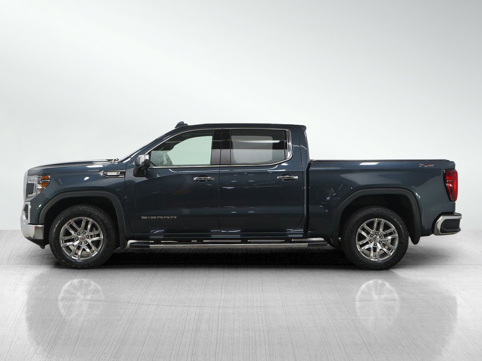 Used 2021 GMC Sierra 1500 SLT with VIN 1GTU9DET6MZ194049 for sale in Roseville, Minnesota