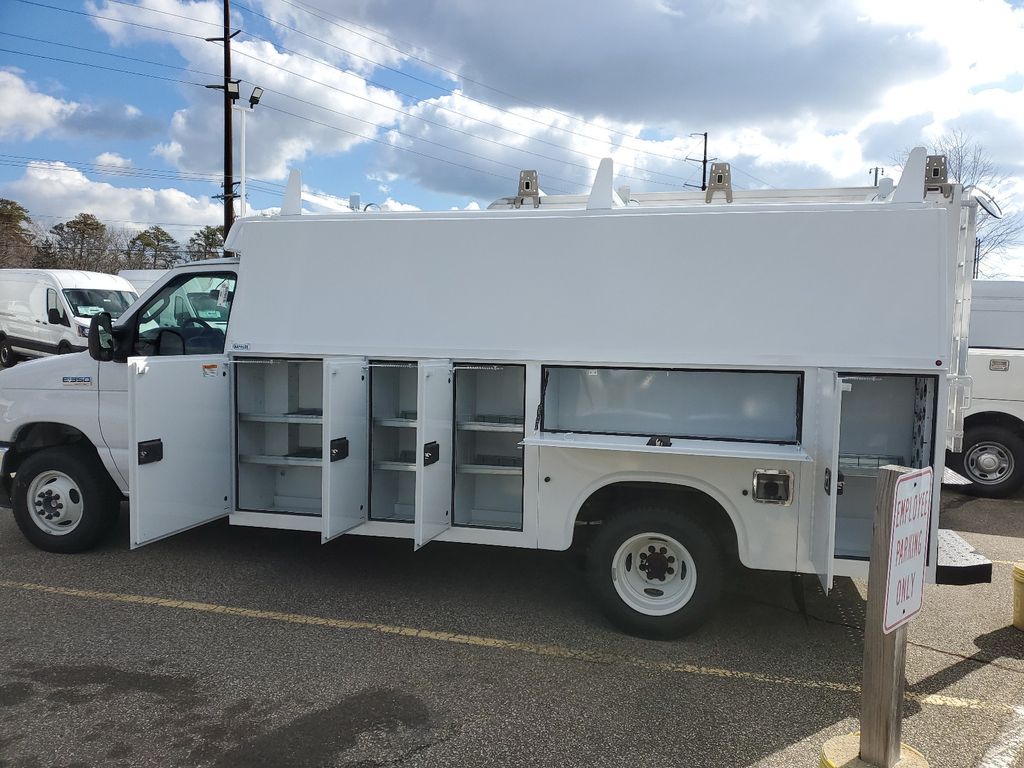 2025 Ford E-350 Base photo 3