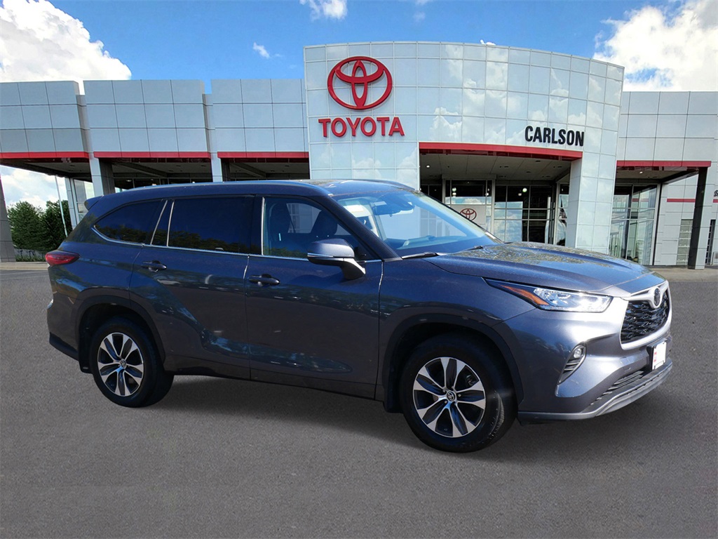 Certified 2020 Toyota Highlander XLE with VIN 5TDGZRBH5LS020743 for sale in Minneapolis, Minnesota