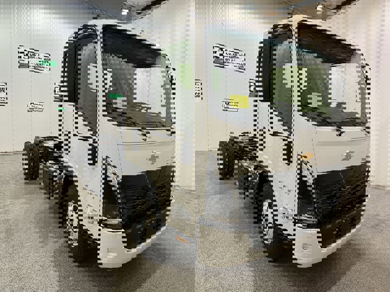 New 2025 Arc White Chevrolet BASE image 1