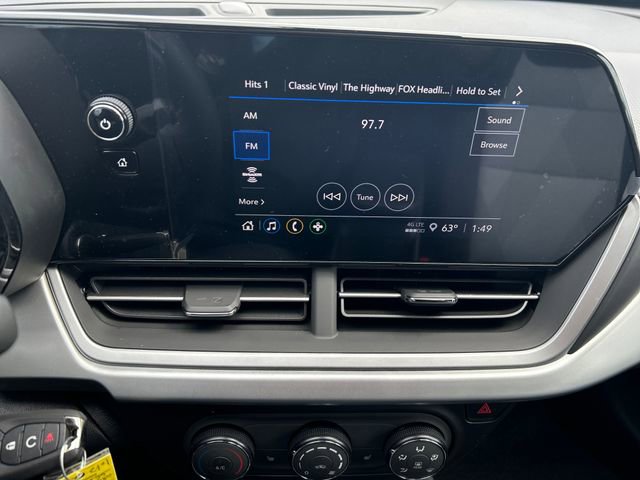 2025 Chevrolet Trax photo 17
