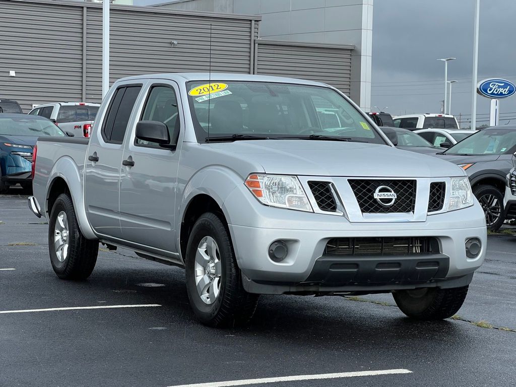 2012 Nissan Frontier SV photo 2