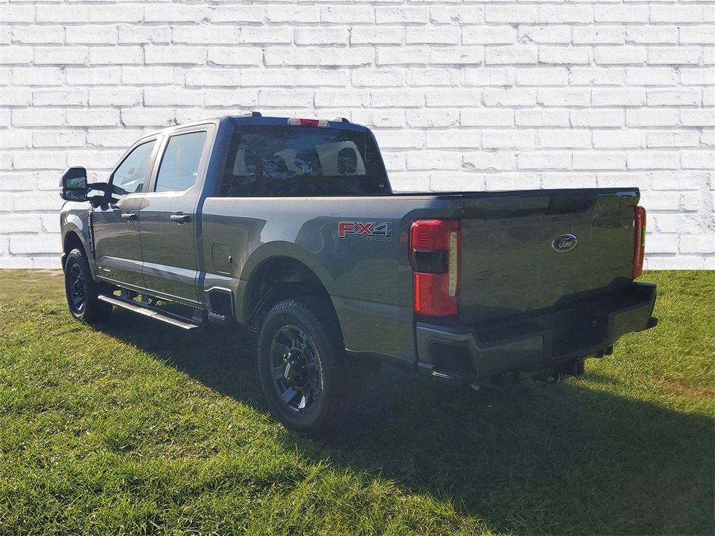 2025 Ford F-350 XL photo 3