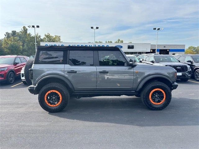 2022 Ford Bronco 4-Door Badlands's photo