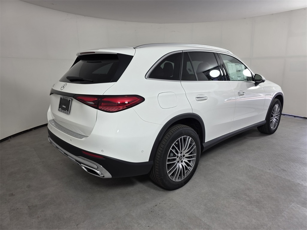 2026 Mercedes Benz GLC 300 photo 3