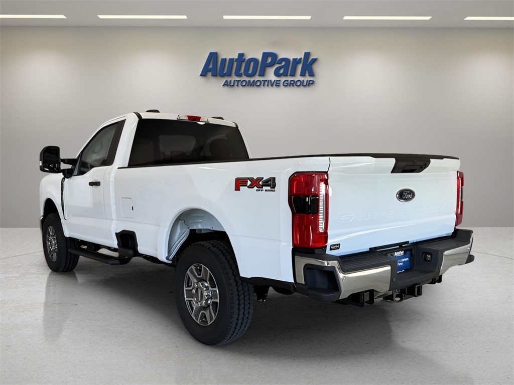 2025 Ford F-250 XLT photo 2
